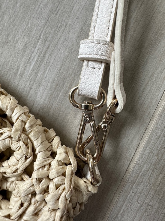 LC Lauren Conrad Woven Straw Crossbody Bag with Cream Accents. - Picture 8 of 9